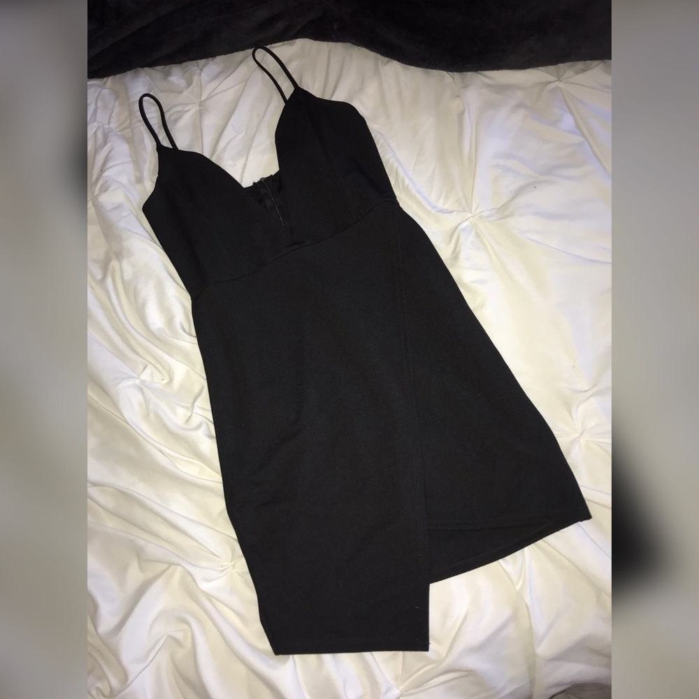 Plunging Neckline Tulip Dress